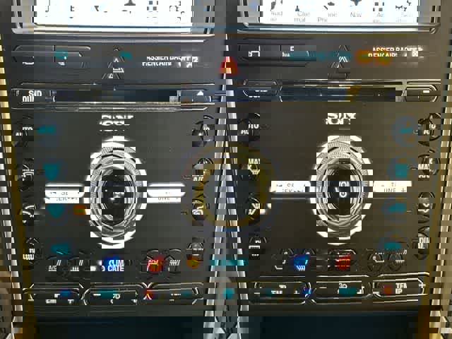 Used 2017 Ford Explorer Limited image 15