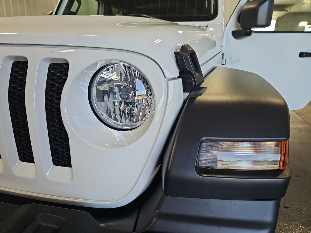 Used 2022 Jeep Wrangler Unlimited Sport AWD/4WD image 30