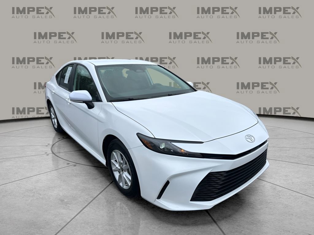 Used 2025 Toyota Camry LE FWD image 7