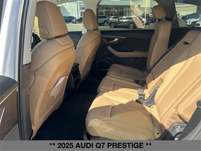 New 2025 Audi Q7 3.0T Prestige image 16
