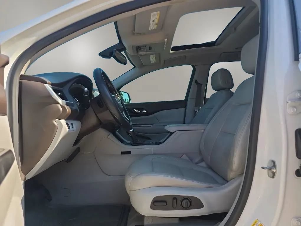 Used 2017 GMC Acadia SLT FWD image 14