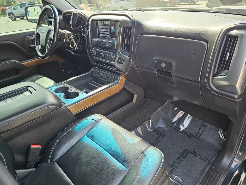 Used 2018 Chevrolet Silverado 1500 LTZ w/ LTZ Plus Package AWD/4WD image 12