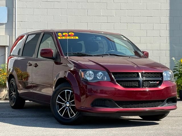 Used 2017 Dodge Grand Caravan SE FWD image 1