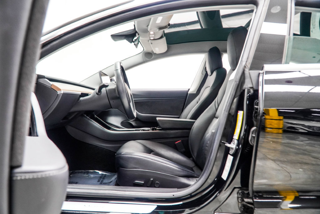 Used 2019 Tesla Model 3 Mid Range RWD image 32