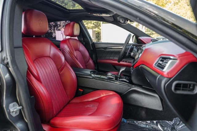Used 2023 Maserati Ghibli Modena RWD image 39
