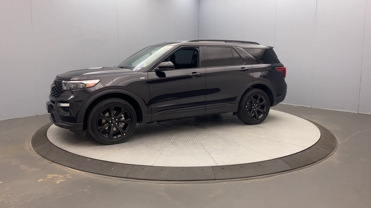 Used 2023 Ford Explorer ST-Line AWD/4WD image 9
