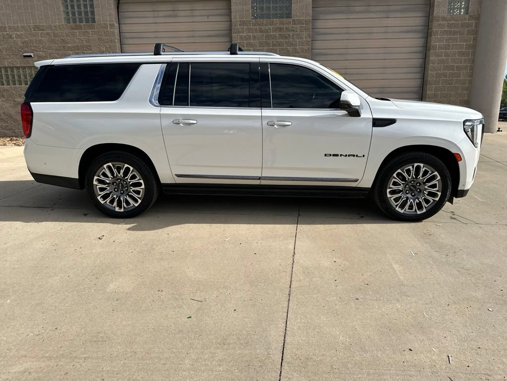 Certified 2023 GMC Yukon XL Denali Ultimate AWD/4WD image 43