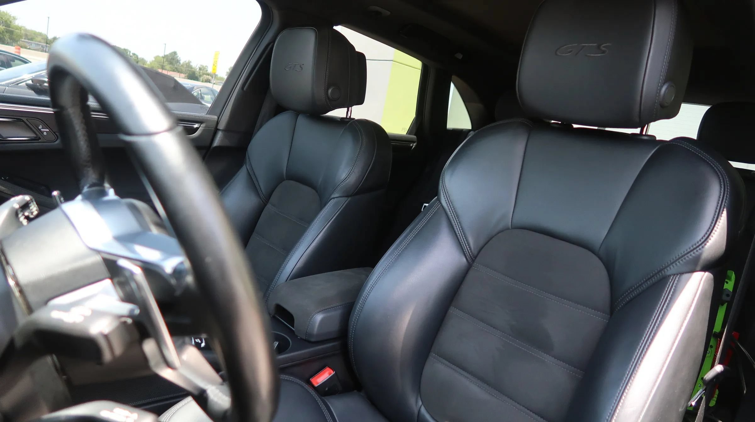 Used 2021 Porsche Macan GTS AWD/4WD image 18