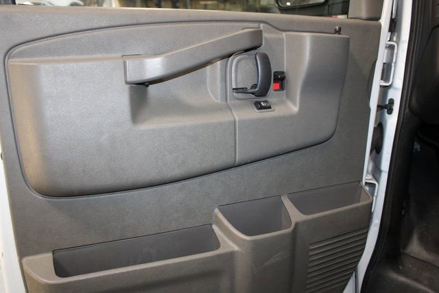 Used 2023 GMC Savana 2500 w/ Driver Convenience Package image 10