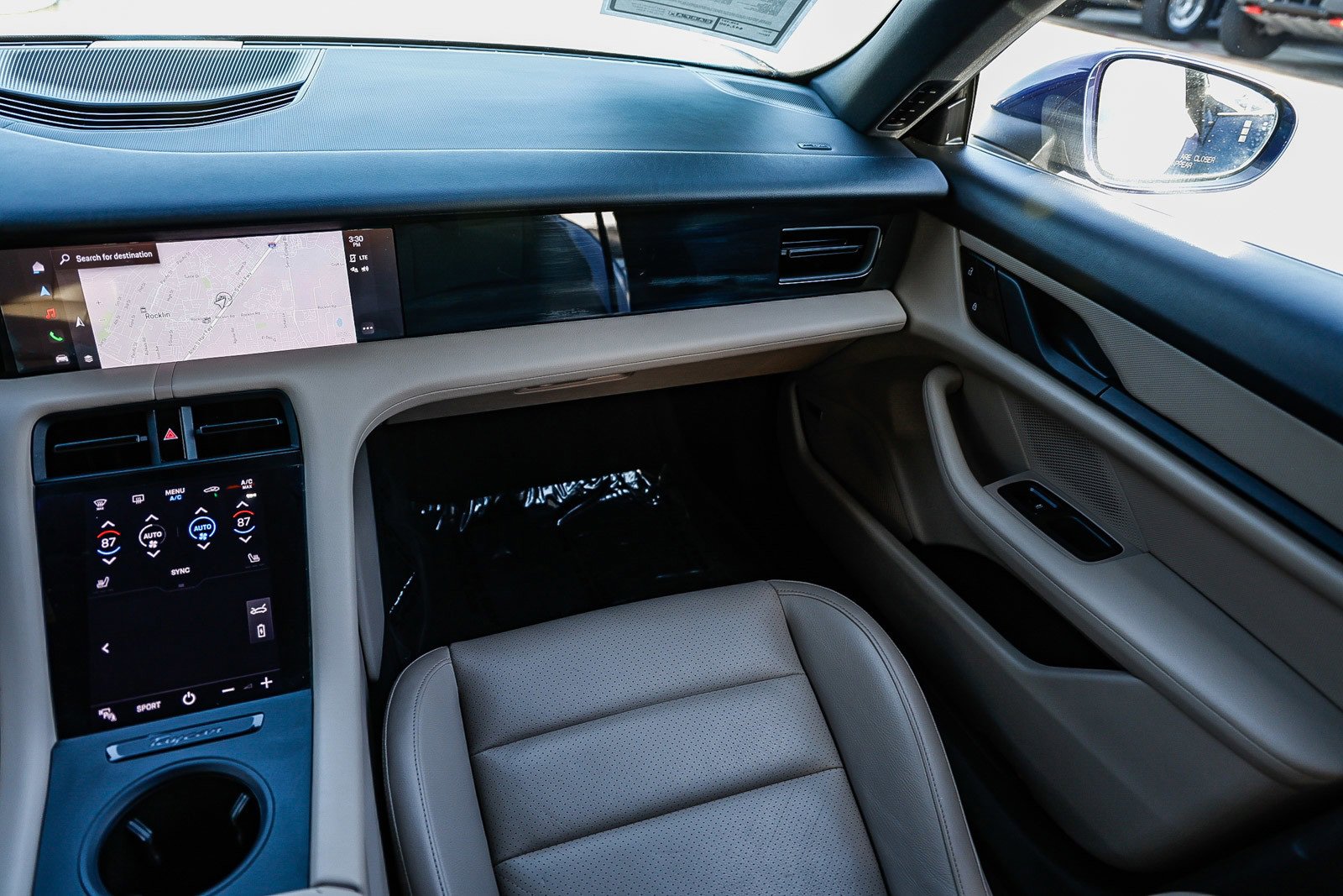 Used 2021 Porsche Taycan Base image 15