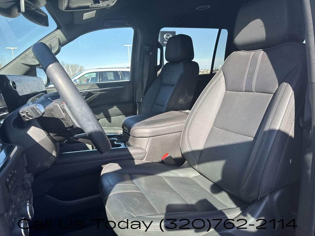 Certified 2025 Chevrolet Suburban RST w/ Comfort Package AWD/4WD image 11