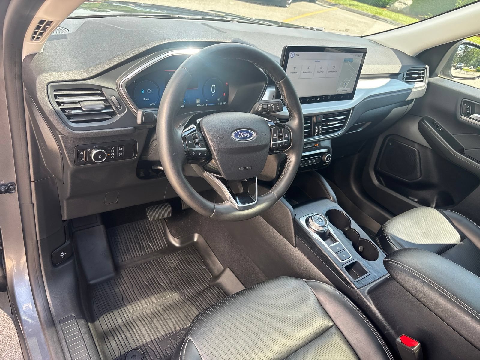 Used 2023 Ford Escape Platinum AWD/4WD image 12