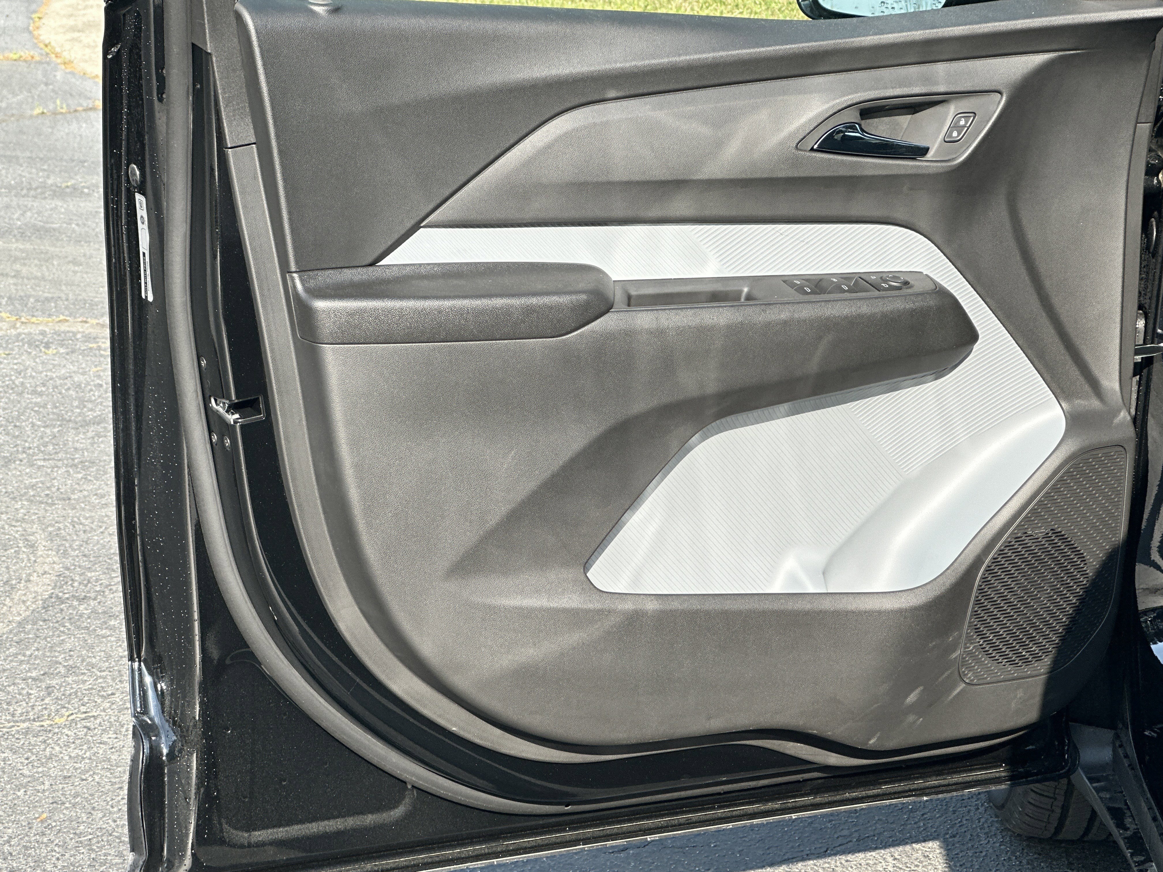 New 2027 Chevrolet Bolt RS w/ Technology Package FWD image 11