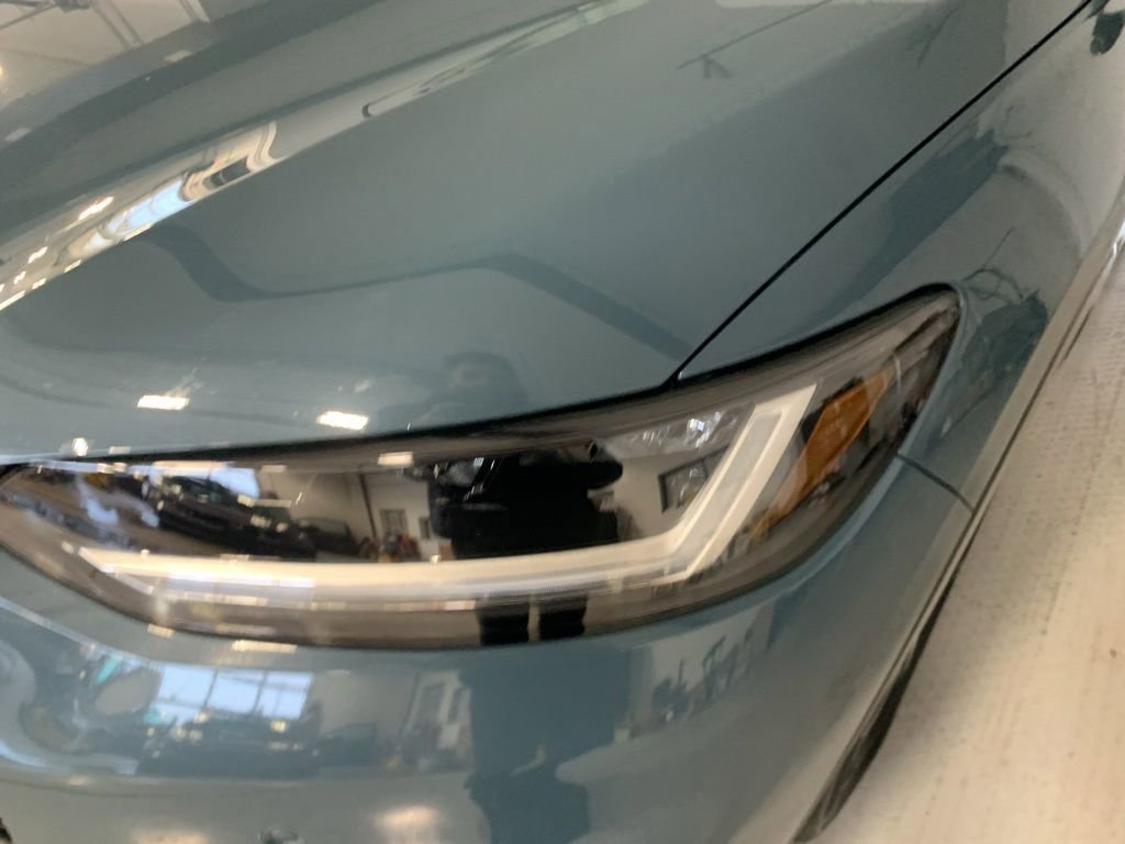 Used 2023 Honda HR-V EX-L image 9