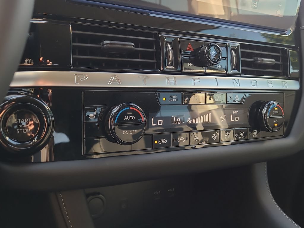 New 2026 Nissan Pathfinder SL FWD image 10
