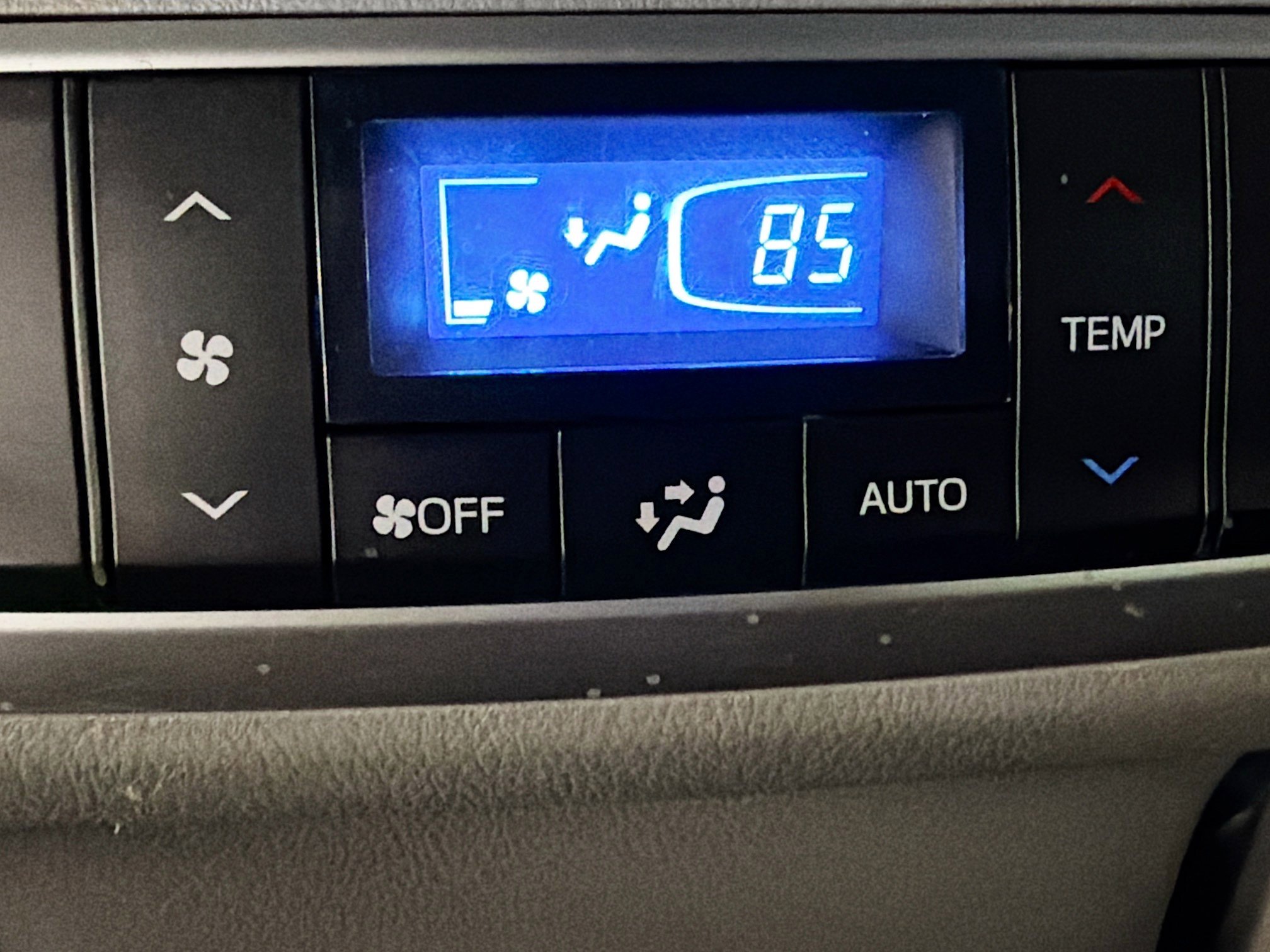 Used 2016 Toyota Highlander XLE AWD/4WD image 28