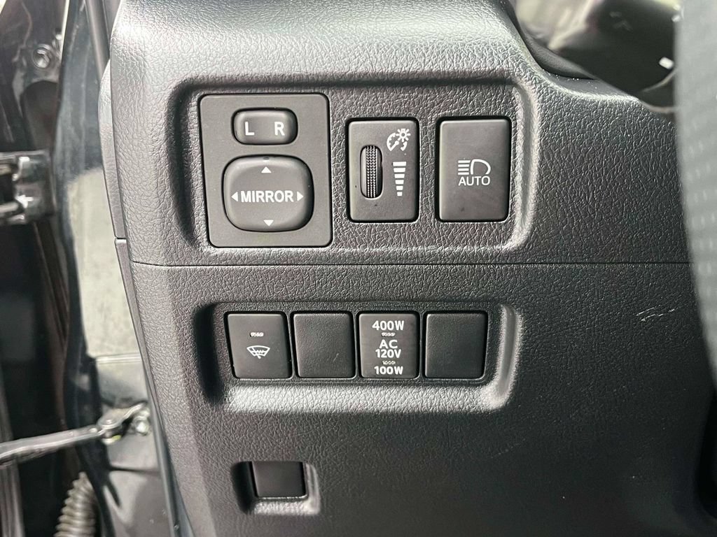 Used 2021 Toyota 4Runner Limited AWD/4WD image 29