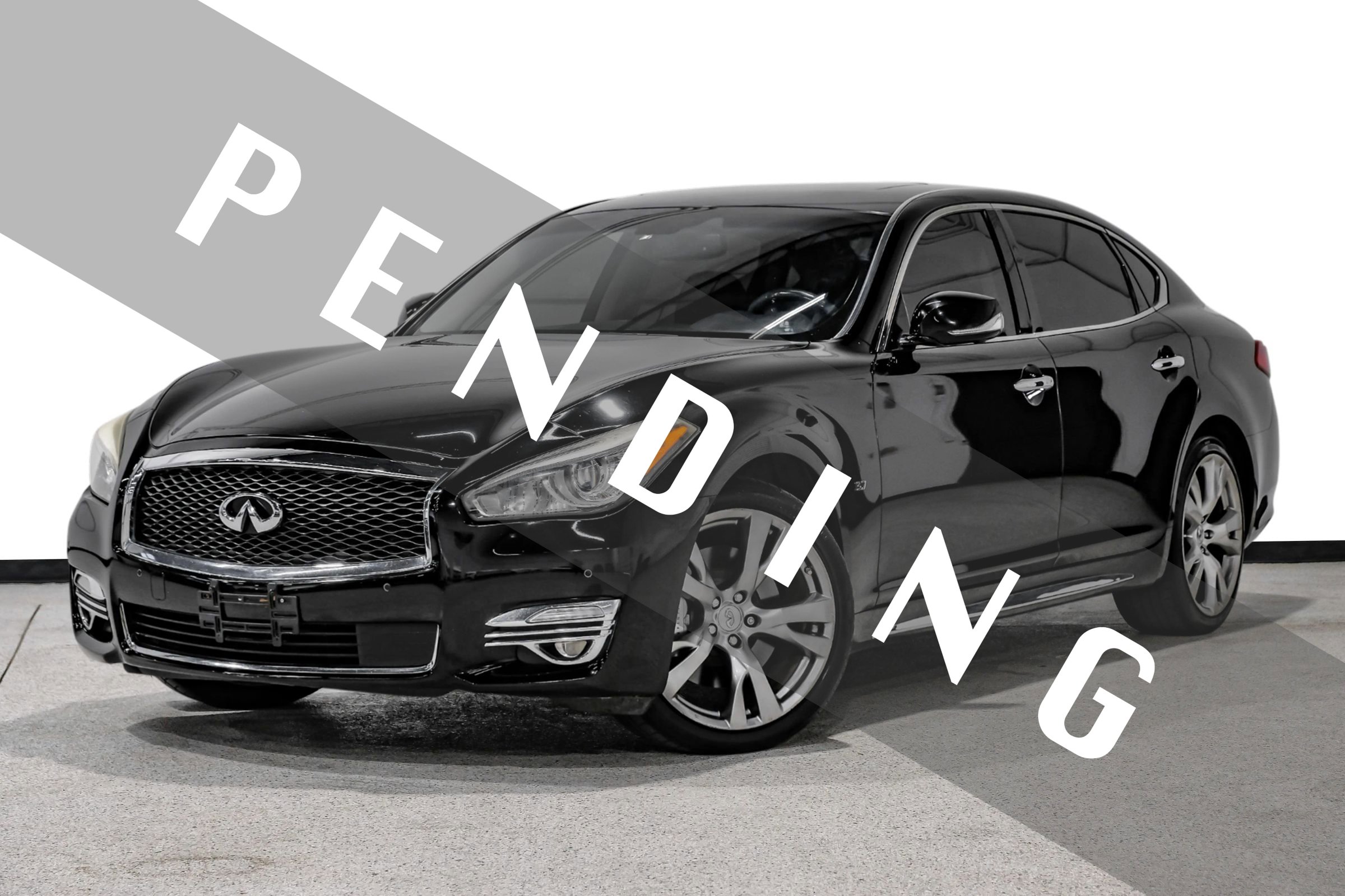 Used 2015 INFINITI Q70 L 3.7 w/ Technology Package image 1