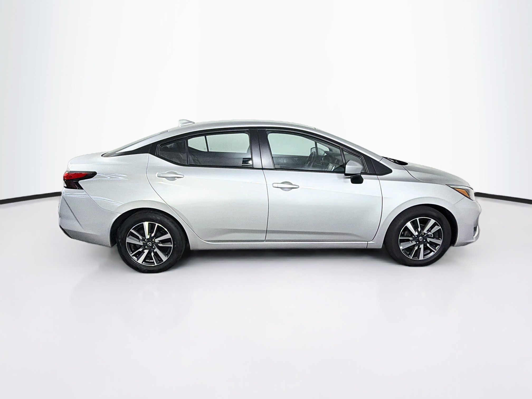 Used 2025 Nissan Versa SV FWD image 10