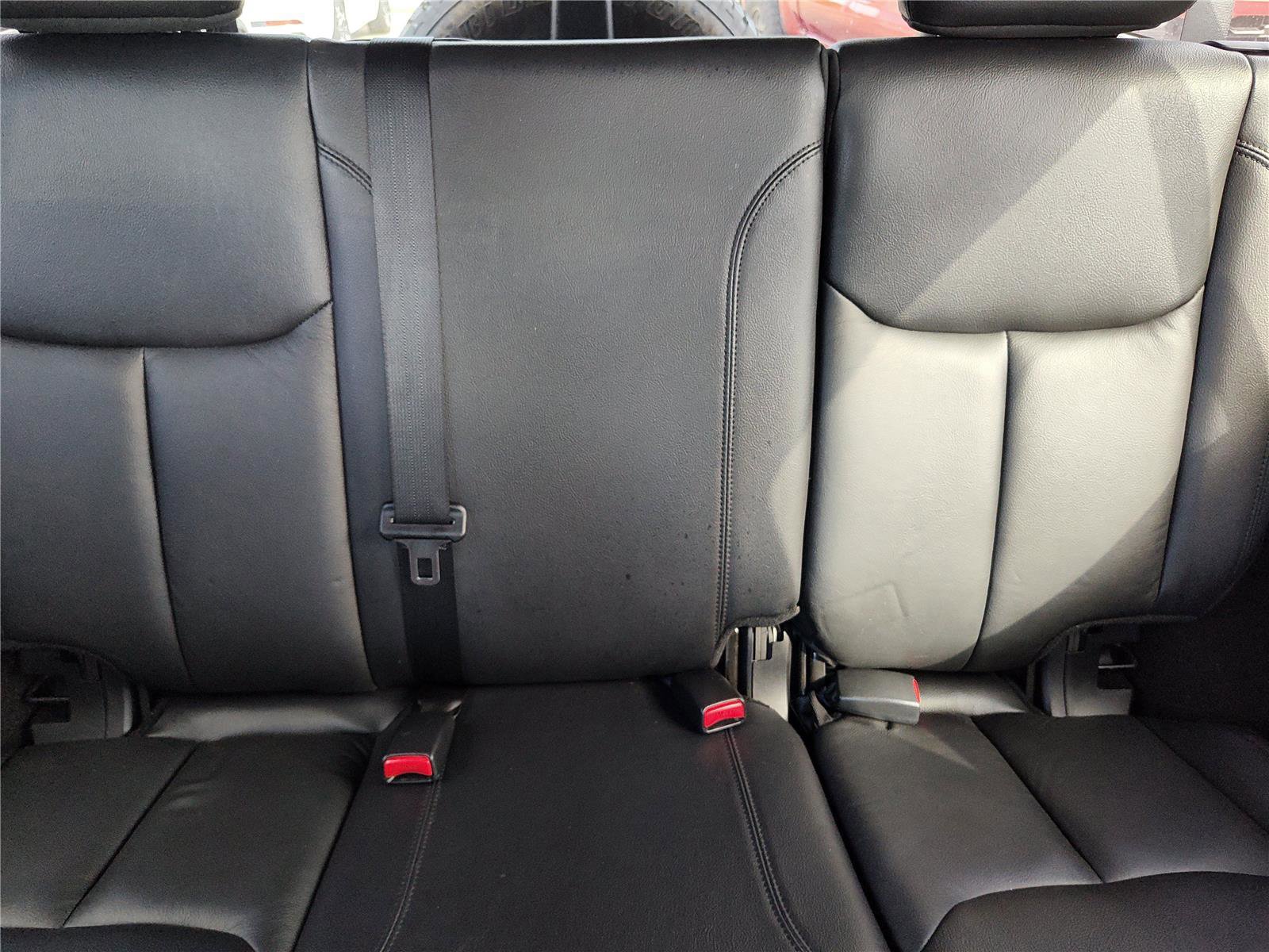 Used 2015 Jeep Wrangler Altitude image 24