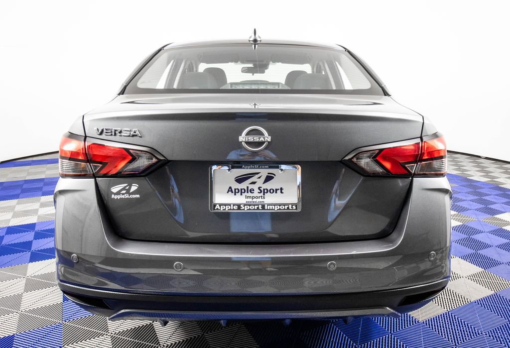 Used 2025 Nissan Versa SV FWD image 5