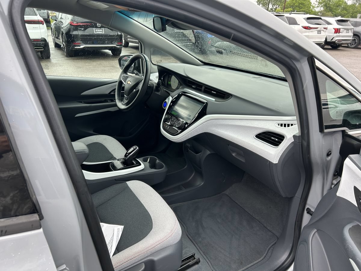 Used 2021 Chevrolet Bolt LT FWD image 13