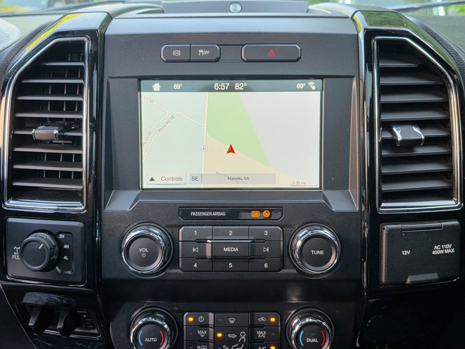 Used 2019 Ford F250 Lariat w/ Lariat Ultimate Package AWD/4WD image 15