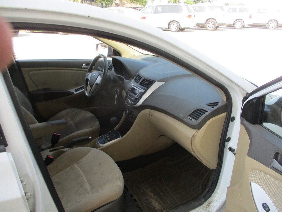 Used 2014 Hyundai Accent GLS FWD image 19