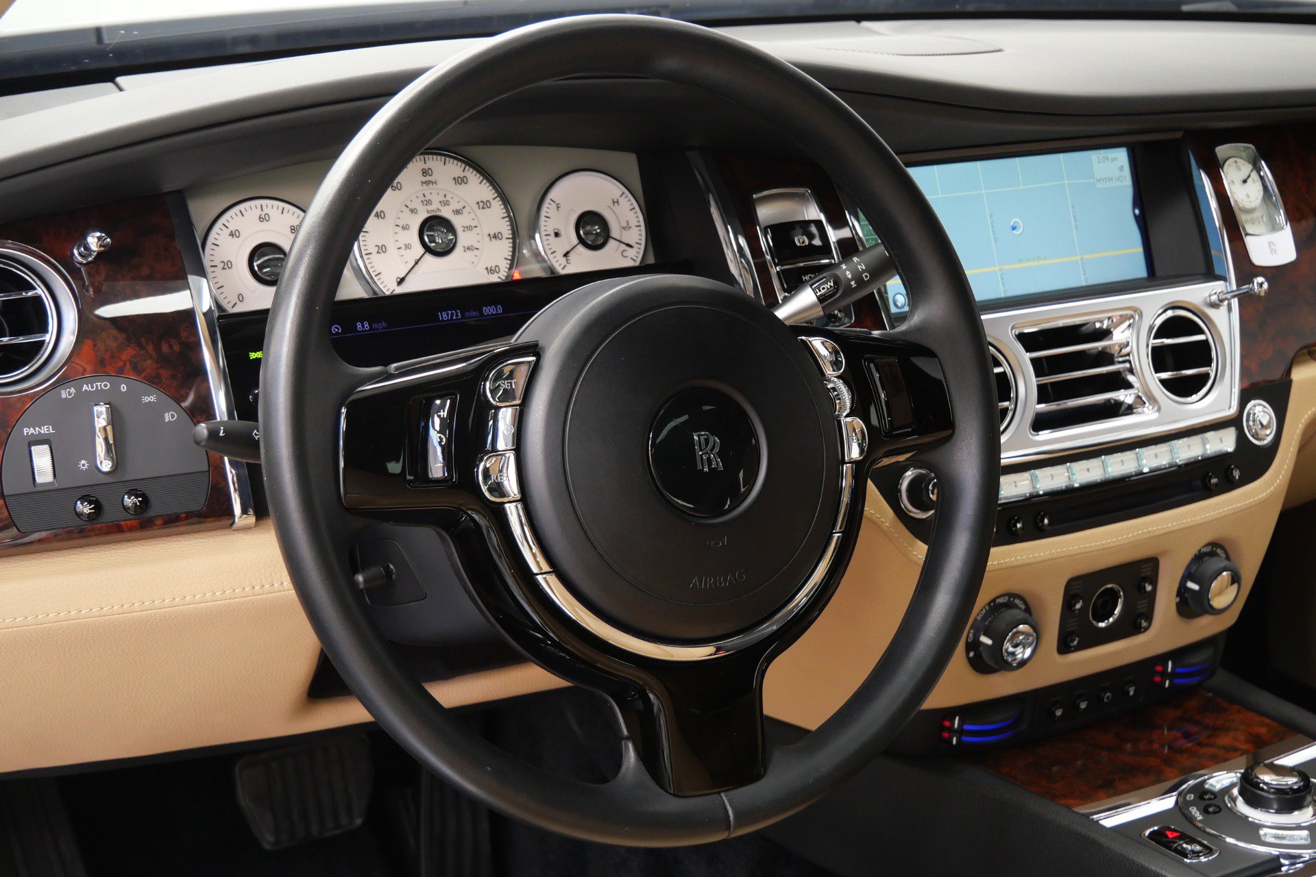 Used 2013 Rolls-Royce Ghost RWD image 15