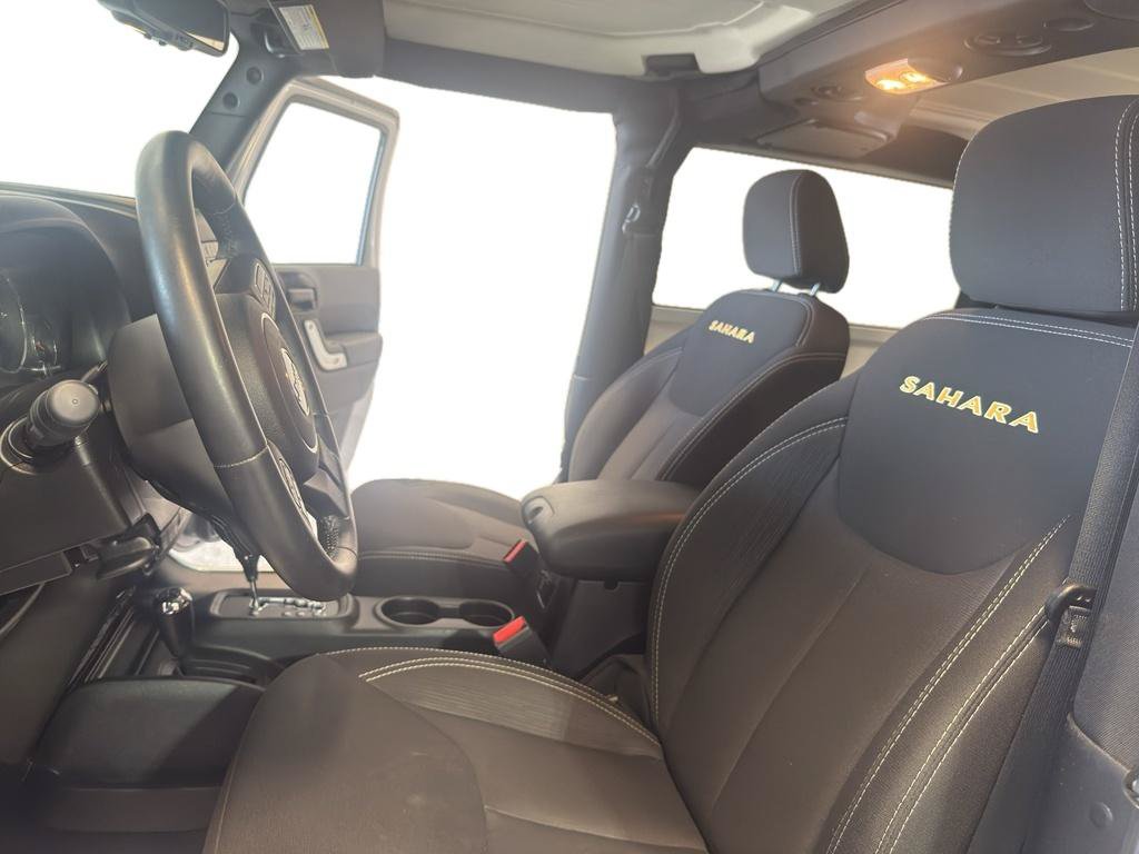 Used 2015 Jeep Wrangler Sahara w/ Connectivity Group AWD/4WD image 16