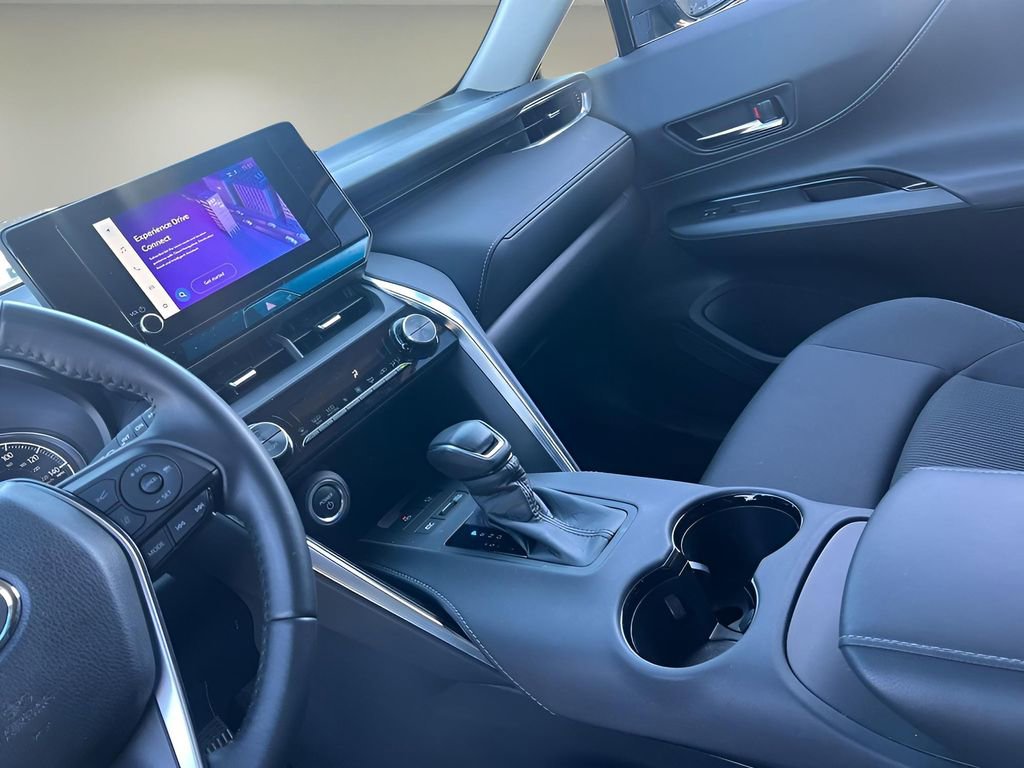 Used 2024 Toyota Venza LE image 17