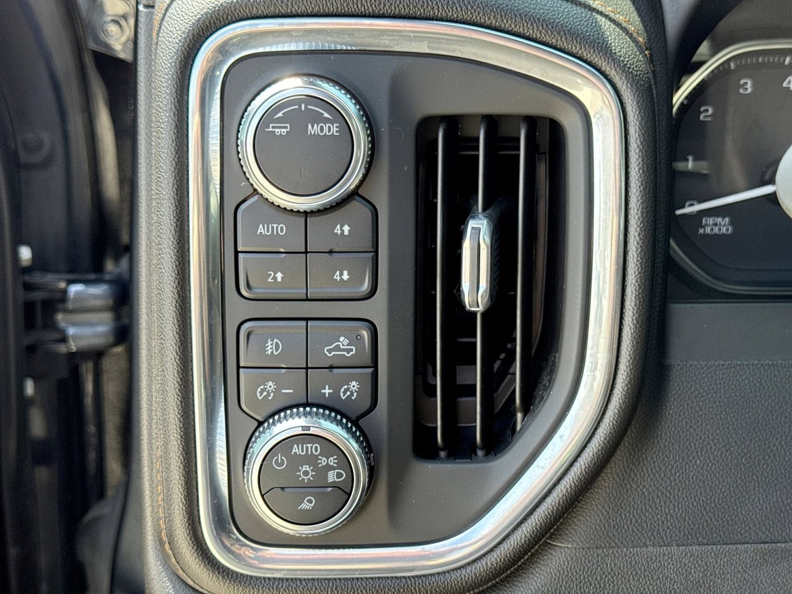 Used 2022 GMC Sierra 1500 AT4 w/ AT4 Preferred Package AWD/4WD image 33