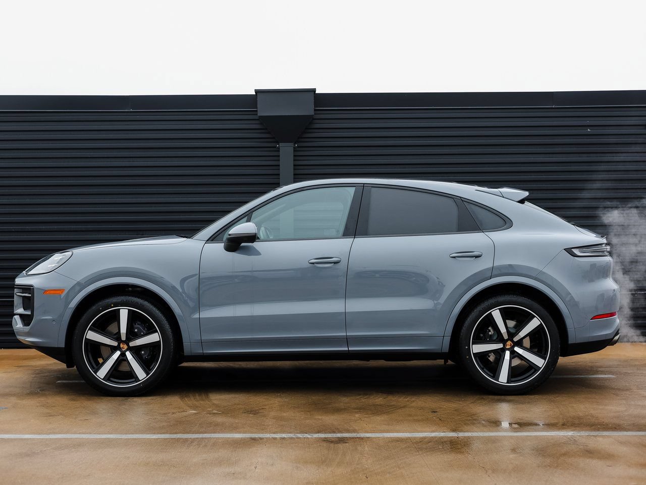New 2026 Porsche Cayenne Coupe AWD/4WD image 2