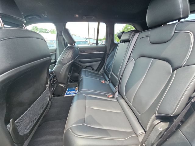 Used 2024 Jeep Grand Cherokee Limited AWD/4WD image 27