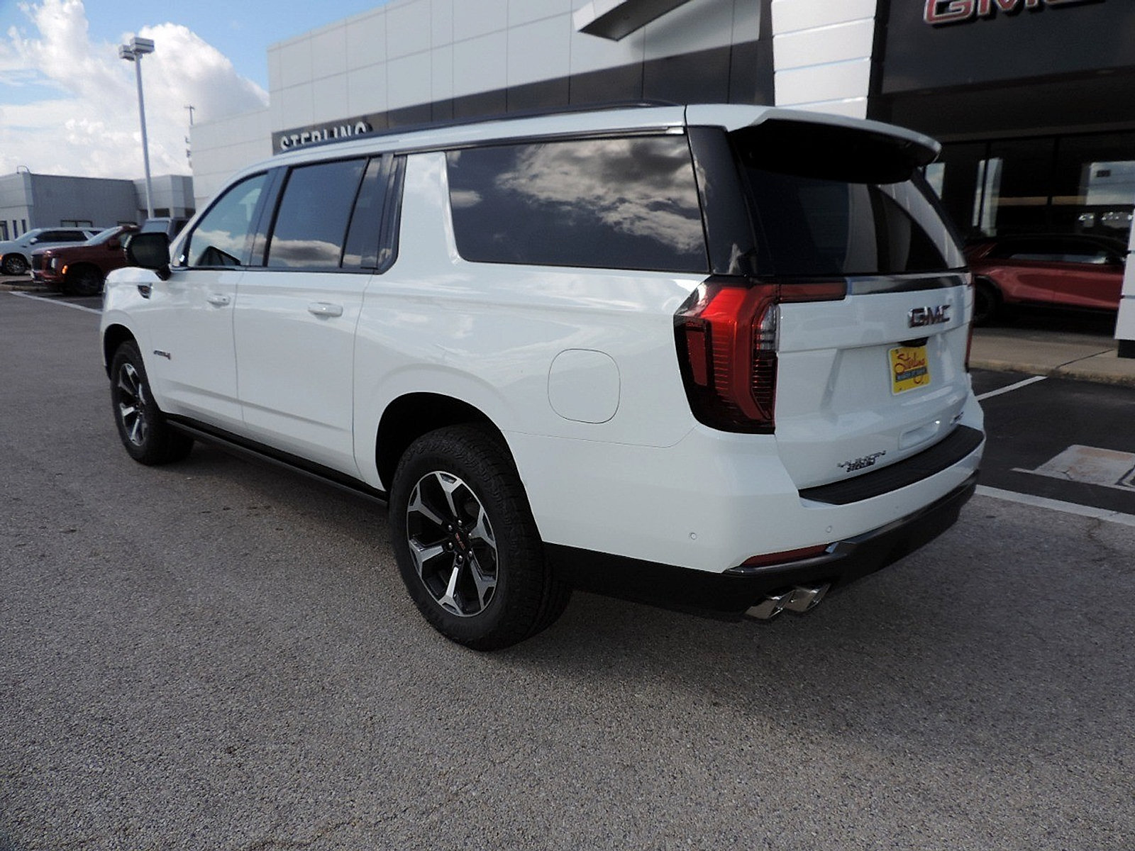 New 2026 GMC Yukon XL AT4 w/ AT4 Premium Plus Package AWD/4WD image 7