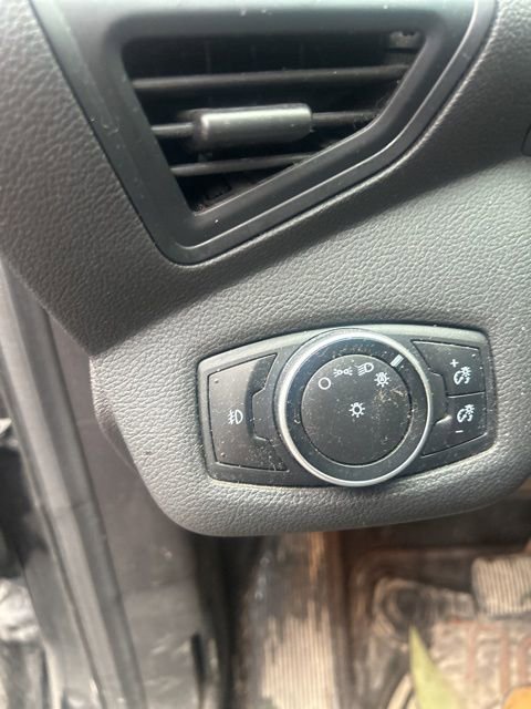 Used 2015 Ford Escape SE image 20