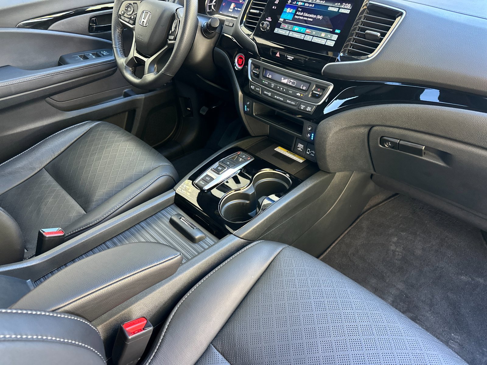Used 2023 Honda Passport Elite image 18