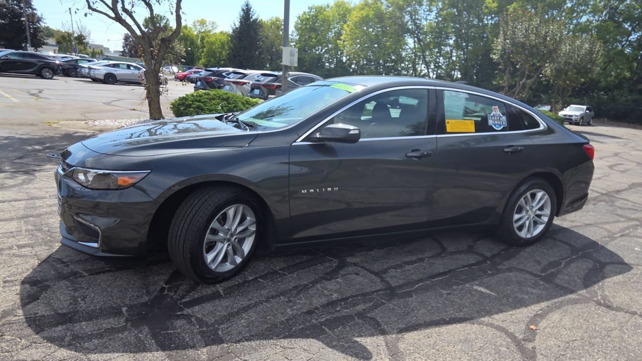 Used 2018 Chevrolet Malibu LT FWD image 4