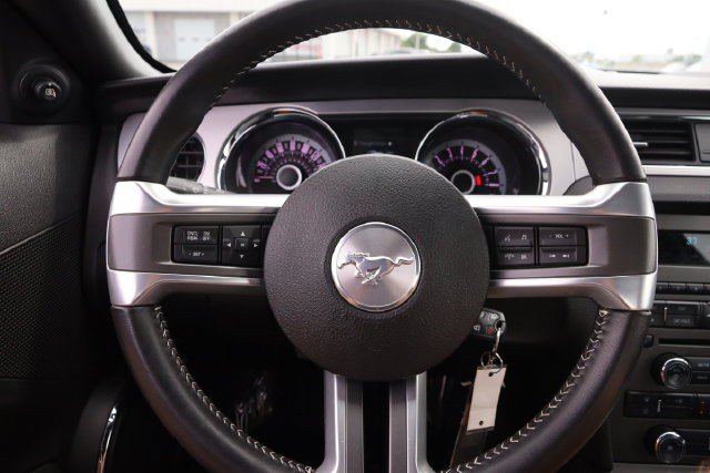 Used 2013 Ford Mustang GT Premium RWD image 12