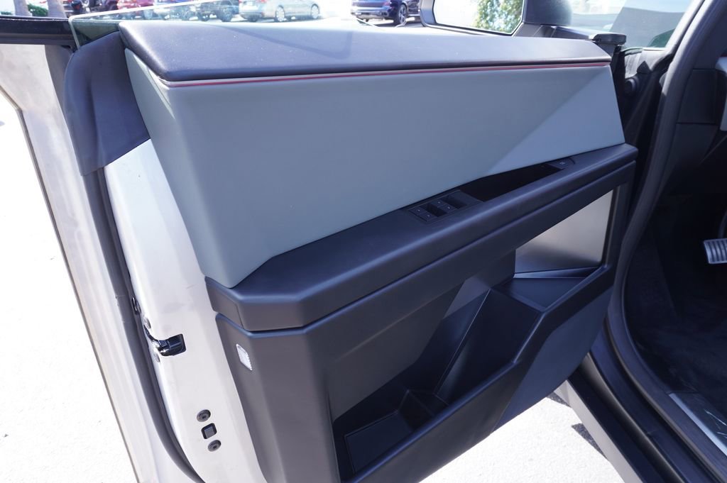 Used 2025 Tesla Cybertruck AWD Crew Cab image 17