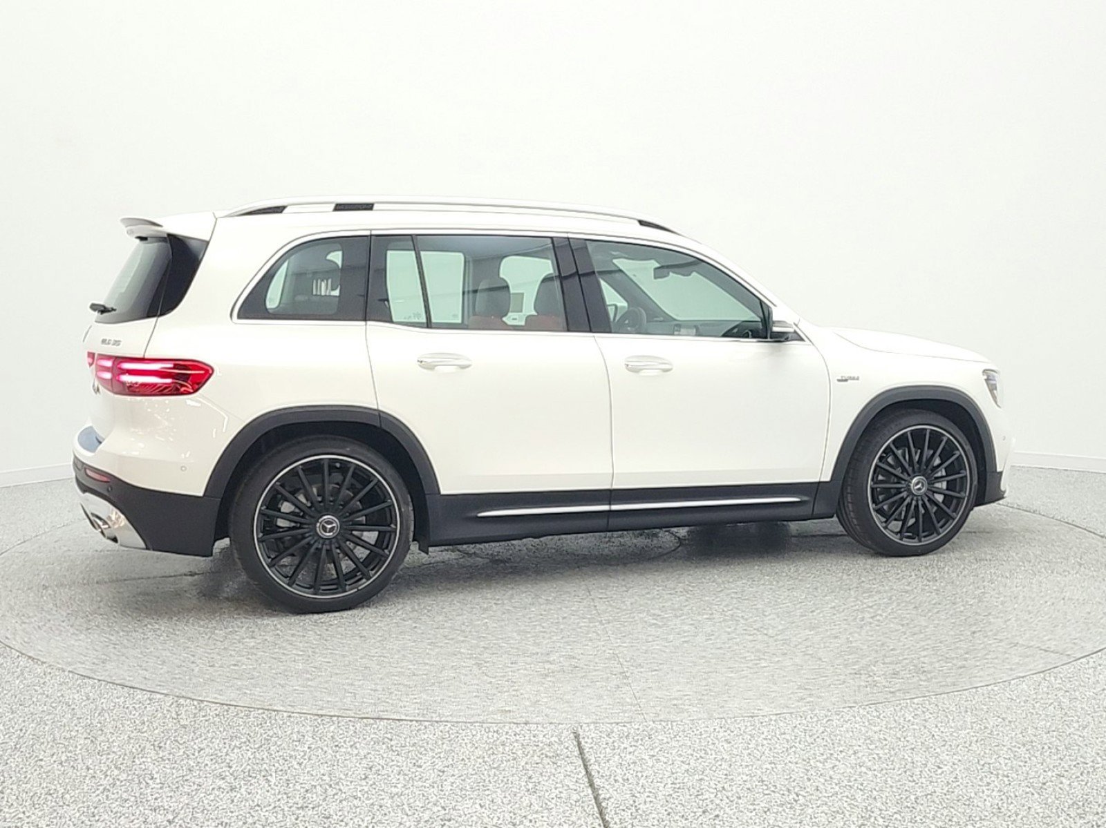 New 2026 Mercedes-Benz GLB 35 AMG 4MATIC image 5