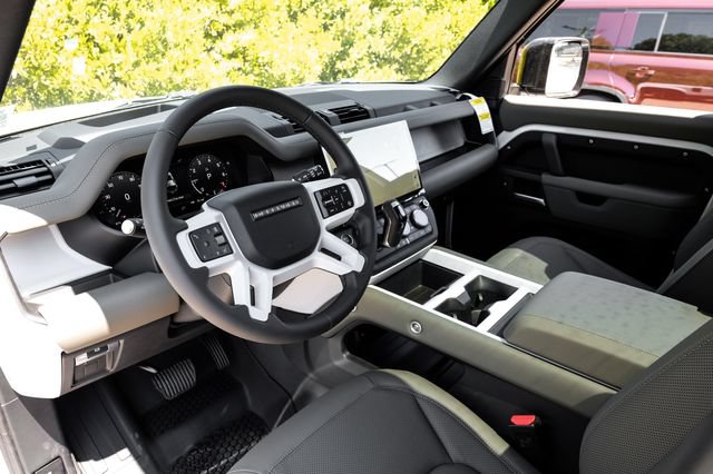 New 2026 Land Rover Defender 110 X-Dynamic SE AWD/4WD video 2