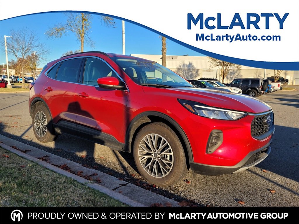 Used 2025 Ford Escape SE