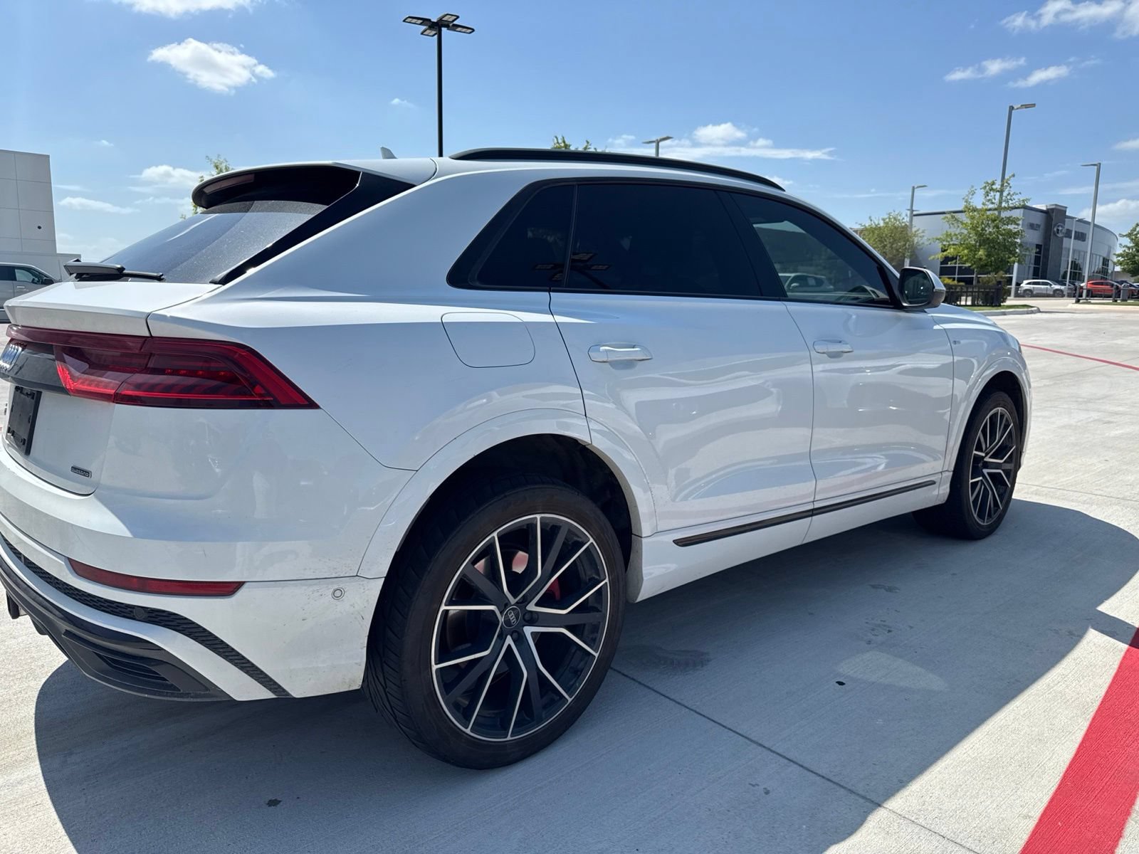 Used 2019 Audi Q8 Prestige w/ Adaptive Chassis Package AWD/4WD image 7