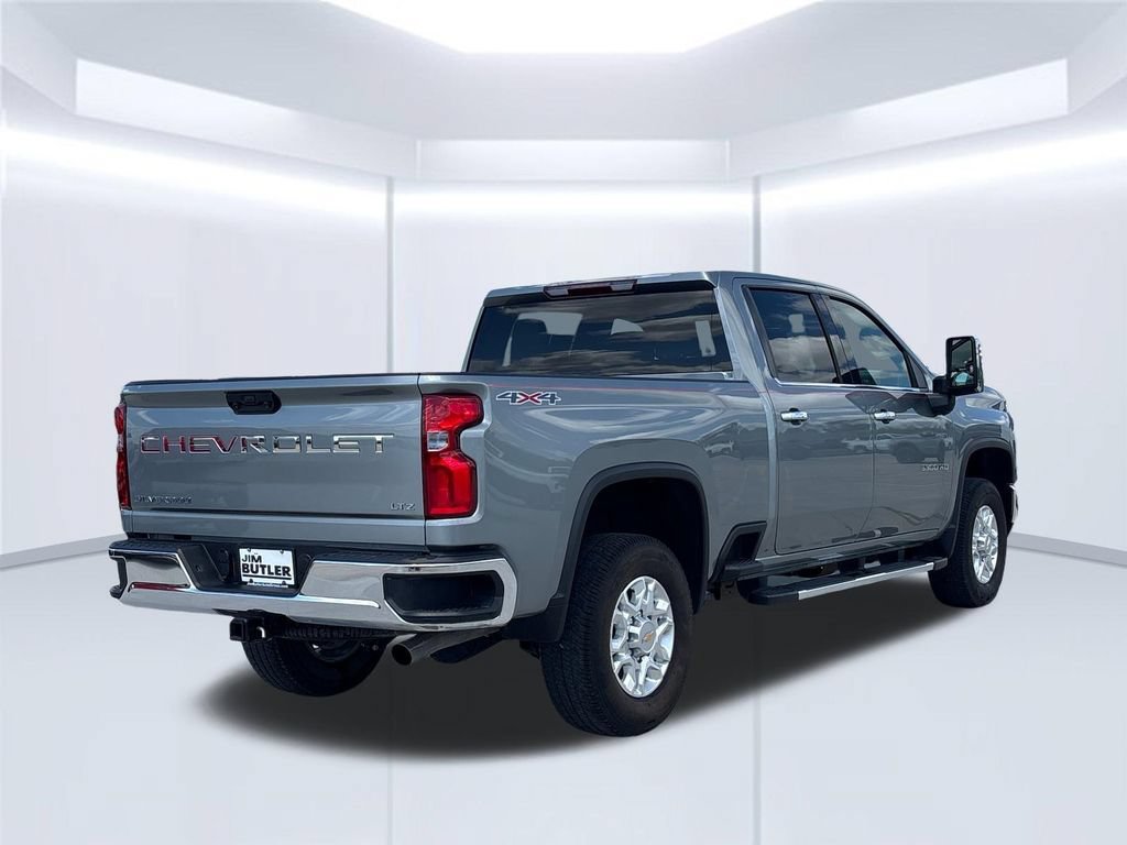 Used 2024 Chevrolet Silverado 3500 LTZ AWD/4WD image 7
