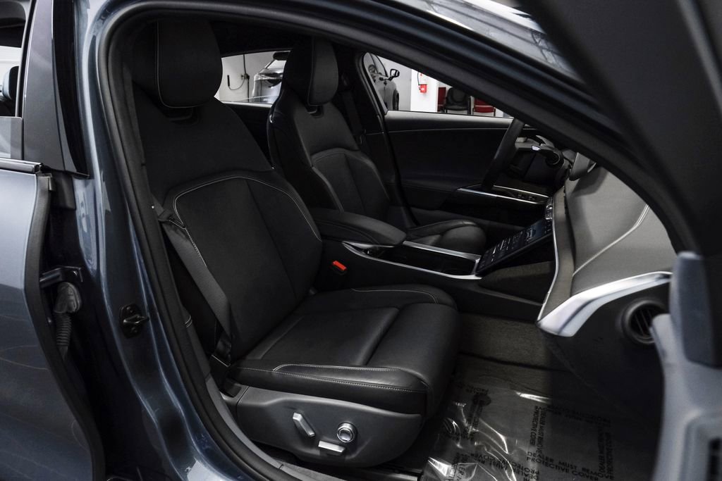 Used 2024 Lucid Air Touring image 36