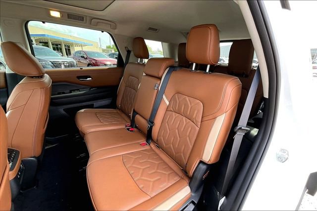 New 2026 Nissan Pathfinder Platinum w/ Cargo Package image 22