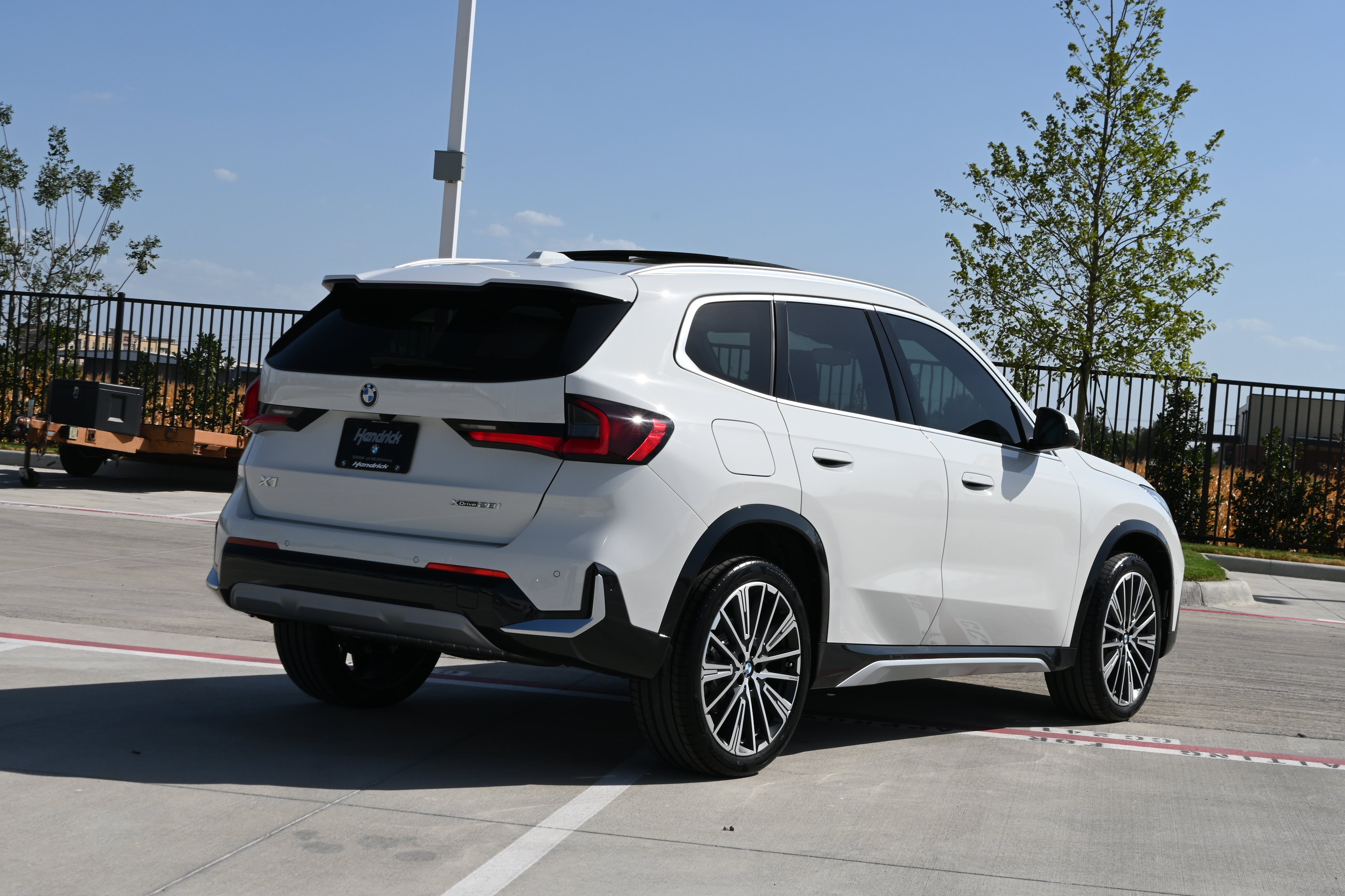 New 2027 BMW X1 xDrive28i AWD/4WD image 8