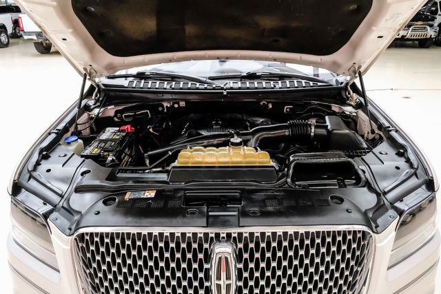 Used 2018 Lincoln Navigator L Reserve w/ Technology Package AWD/4WD image 8