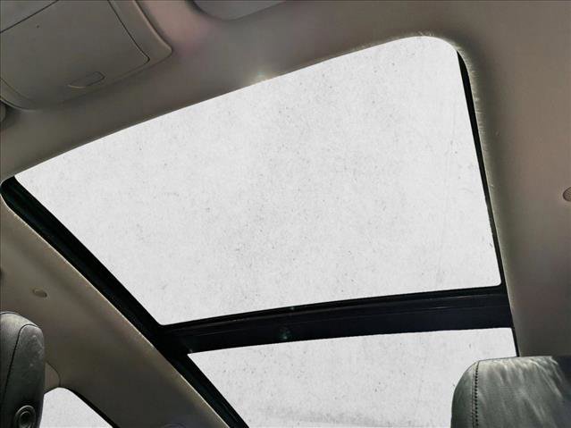 Used 2018 Cadillac XT5 Luxury w/ Driver Awareness Package image 16